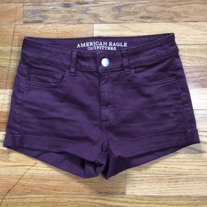AE Super super stretch maroon denim shorts